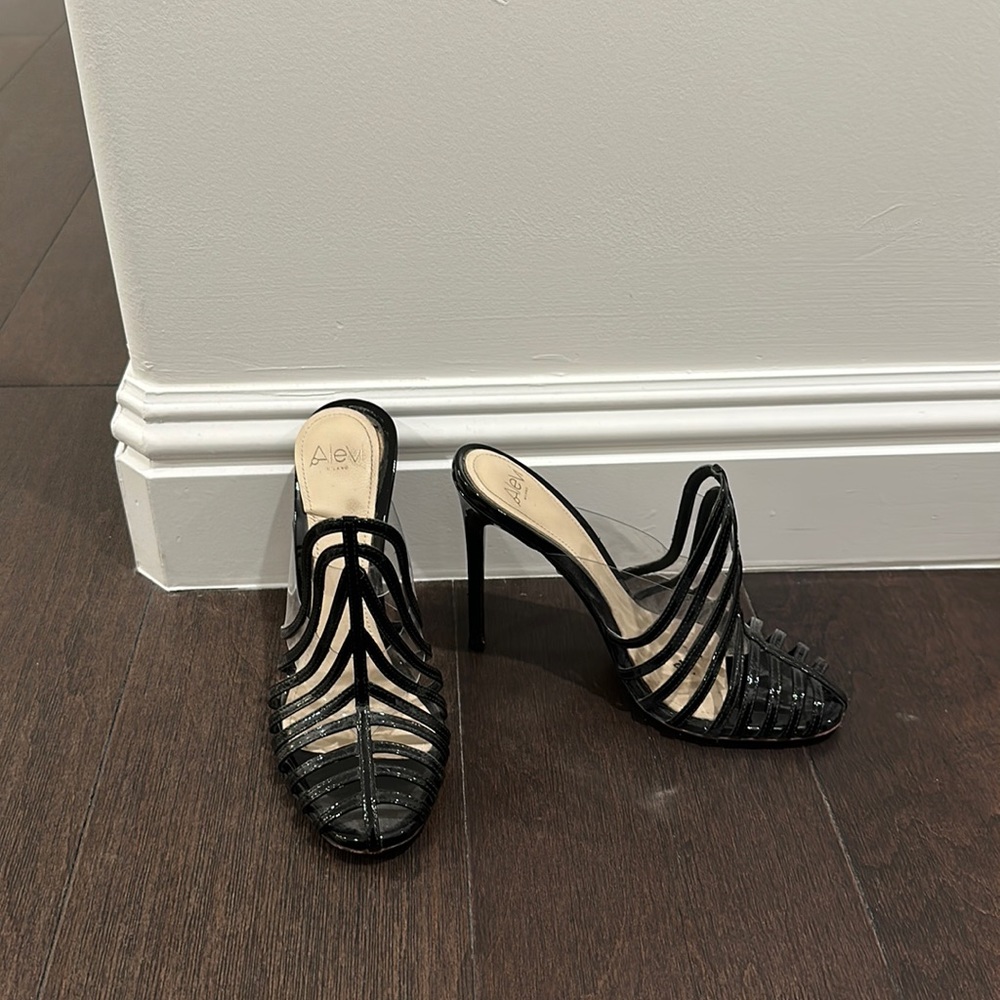 Aleví black heels